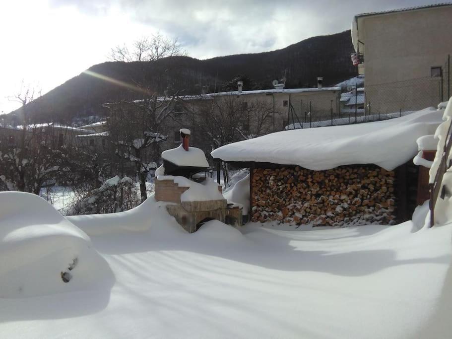 Vila A Due Passi Dai Lupi Civitella Alfedena Exteriér fotografie
